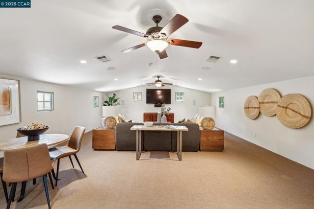 3711 Northgate Woods Court, Walnut Creek CA: https://media.crmls.org/mediaz/54a0852a-d0cd-41ba-826f-57d8609c7f11.jpg