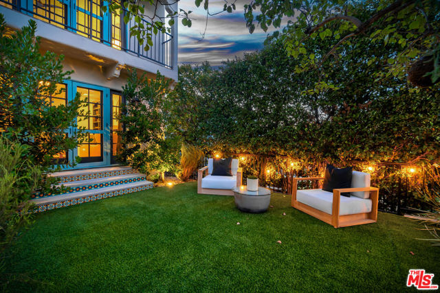 14071 Roblar Road, Sherman Oaks CA: https://media.crmls.org/mediaz/54a08dd1-a0b8-4d60-a5d5-64d897c14885.jpg