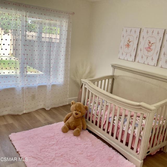 2455 Castlemont Court, Simi Valley CA: https://media.crmls.org/mediaz/54a17d2e-707c-426c-957a-0c1c79e512c1.jpg