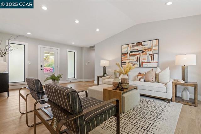 721 Sinnet Ct, Danville CA: https://media.crmls.org/mediaz/54a1b458-0ef6-4d17-89c1-f8357ce5bcf6.jpg