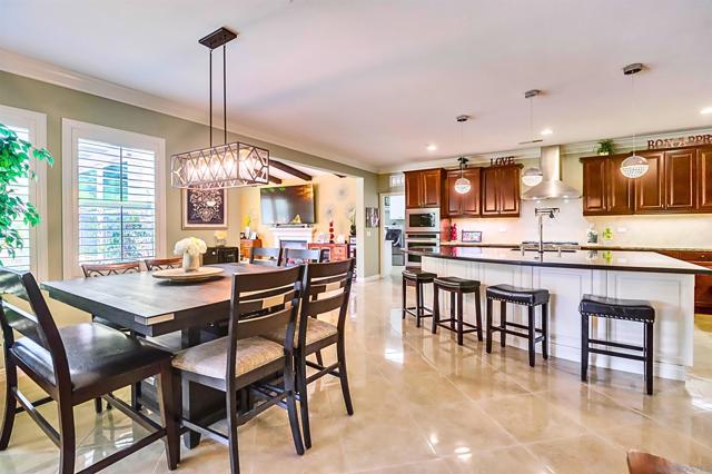 466 Agua Vista Dr, Chula Vista CA: https://media.crmls.org/mediaz/54a249a8-df7a-44f3-8aa3-998ce18d8cd3.jpg