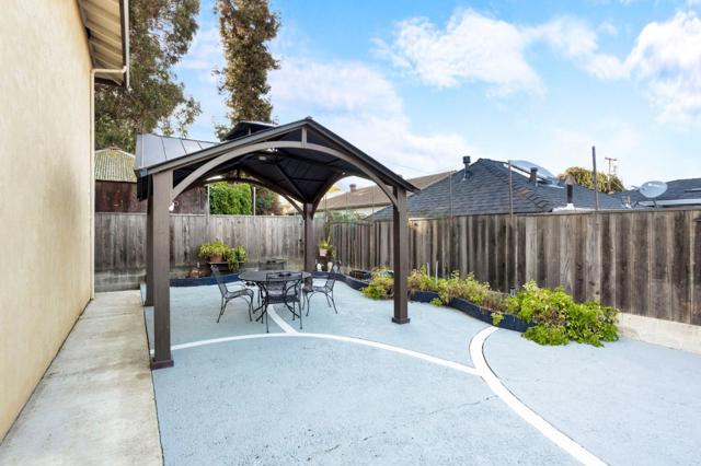 1124 Rex Road, Hayward CA: https://media.crmls.org/mediaz/54a2eda5-7c0f-409b-b001-bc160d80c373.jpg