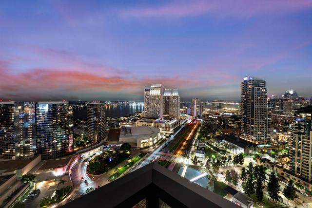 100 Harbor Drive, San Diego CA: https://media.crmls.org/mediaz/54a3913b-f7fc-43e3-aaeb-002ed0b570f0.jpg