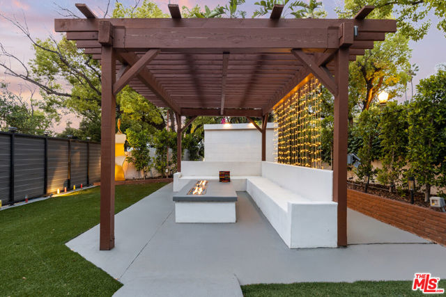 2240 Hillhurst Avenue, Los Angeles CA: https://media.crmls.org/mediaz/54a438b9-4efa-415d-81b3-a27e6820c206.jpg