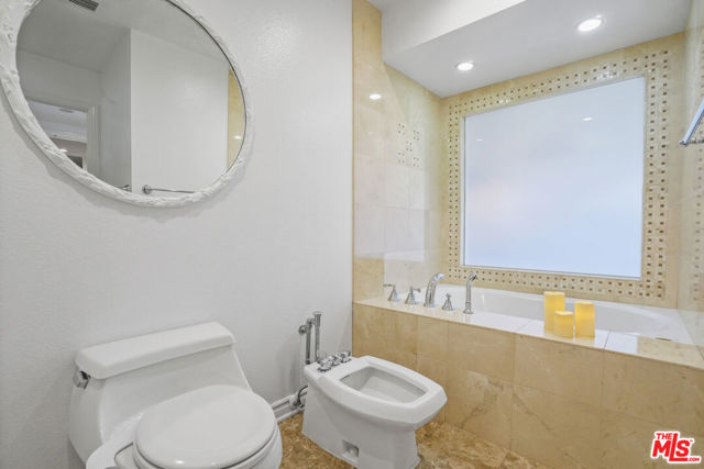 801 Ocean Avenue, Santa Monica CA: https://media.crmls.org/mediaz/54a48a22-87e6-4a1f-959b-081a08ddaed3.jpg