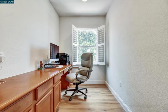 1033 LANTERN BAY, Hercules CA: https://media.crmls.org/mediaz/54a4ad6b-29a3-427b-8512-67e8daee5ca9.jpg