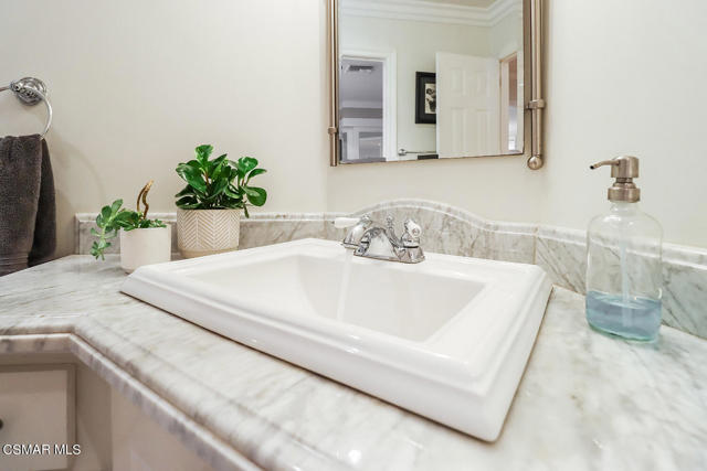 90 Sherwood Drive, Westlake Village CA: https://media.crmls.org/mediaz/54a4d672-fbcc-44aa-b266-78588f0b4e04.jpg