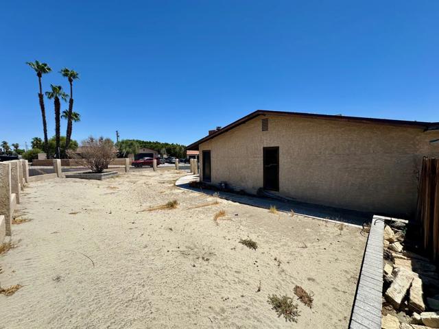 34525 Judy Lane, Cathedral City CA: https://media.crmls.org/mediaz/54a53cda-4e0a-429f-8330-02a5add1693e.jpg