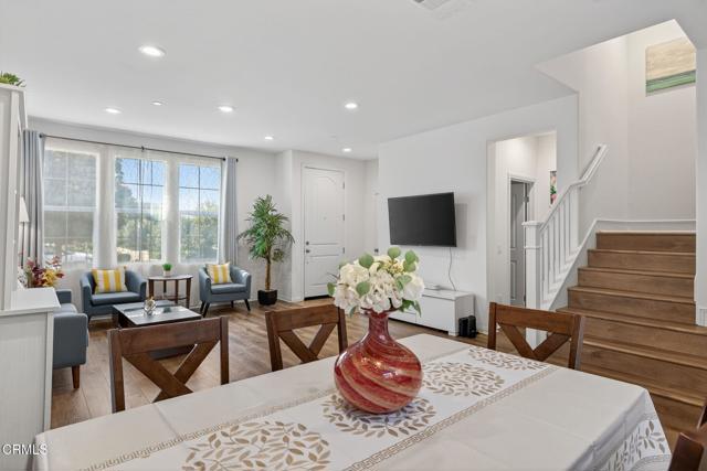 127 Klamath Street, Ventura CA: https://media.crmls.org/mediaz/54a56f9c-5ab9-4b36-80c6-97f1afe009d2.jpg