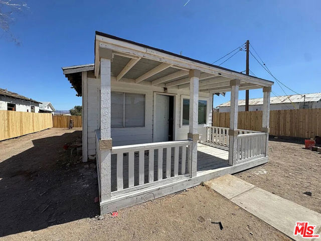 441 F Street, Needles CA: https://media.crmls.org/mediaz/54a59c40-7b02-4b33-9293-ea0663ba8f61.jpg