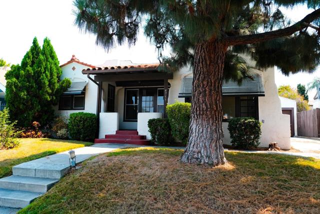 4757 Kensington Dr, San Diego CA: https://media.crmls.org/mediaz/54a5a1cd-3357-4cc1-beed-74f6f0882854.jpg