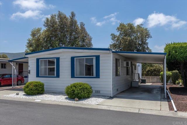 1286 Discovery Street, San Marcos CA: https://media.crmls.org/mediaz/54a5e8f6-b79d-4ee6-af51-37e1aac085c1.jpg