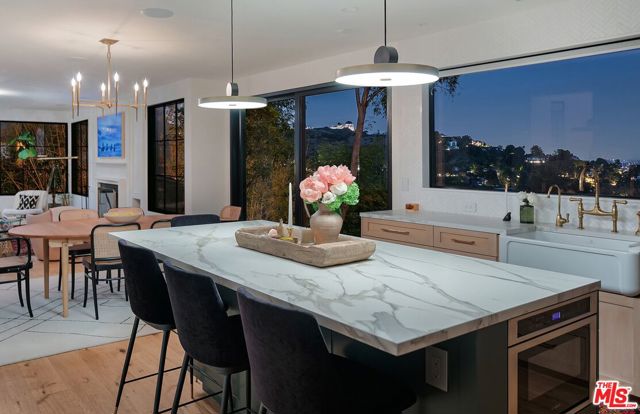 2720 Hollyridge Drive, Los Angeles CA: https://media.crmls.org/mediaz/54a6f04a-7a39-49c5-b81d-1707b52b4de9.jpg