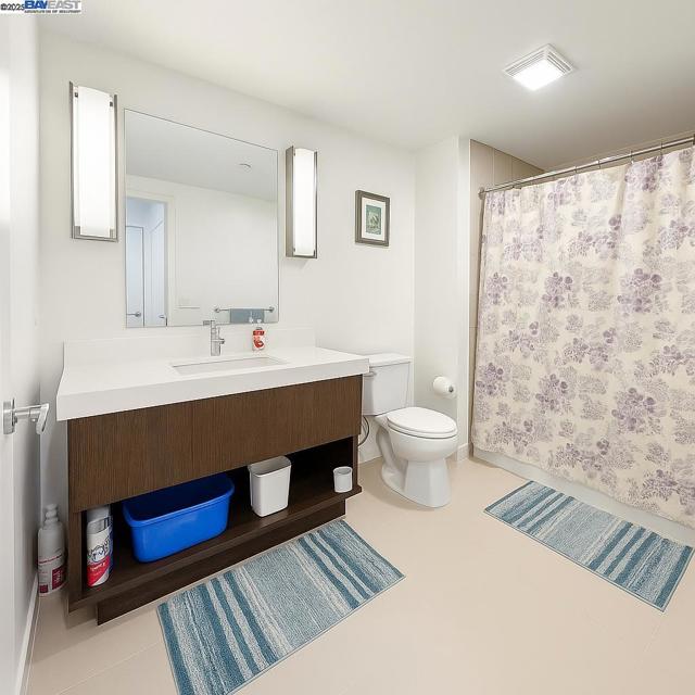 10 Innes Ct, San Francisco CA: https://media.crmls.org/mediaz/54a770e6-1017-4ad7-b818-1cc41f5d1312.jpg