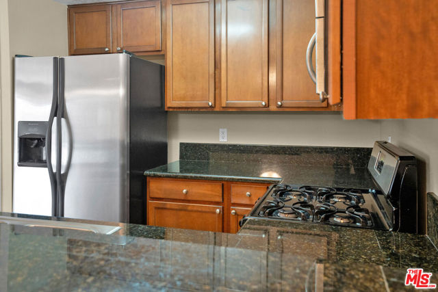 1633 S Bentley Avenue, West Los Angeles CA: https://media.crmls.org/mediaz/54a7ebb0-a06d-4042-9773-12c6fdd85f90.jpg