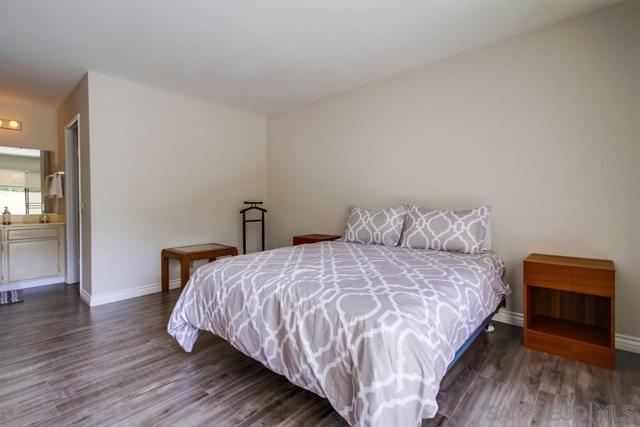 4175 Porte de Merano, San Diego CA: https://media.crmls.org/mediaz/54a7f457-dd08-4bc0-ab83-a3b5b90fa1ca.jpg