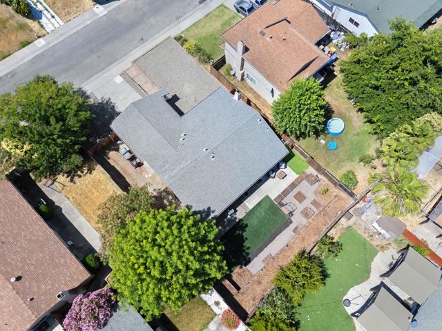 4165 Ernestine Way, North Highlands CA: https://media.crmls.org/mediaz/54a8710f-fe10-4cc1-9f66-a8f2ec5247f8.jpg