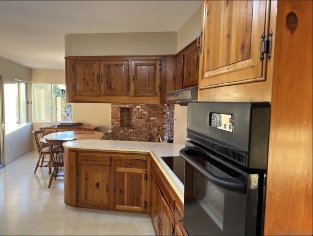 3958 Kenwood Dr, Spring Valley CA: https://media.crmls.org/mediaz/54a8a9f8-802d-4b89-9664-7614d249c4fc.jpg