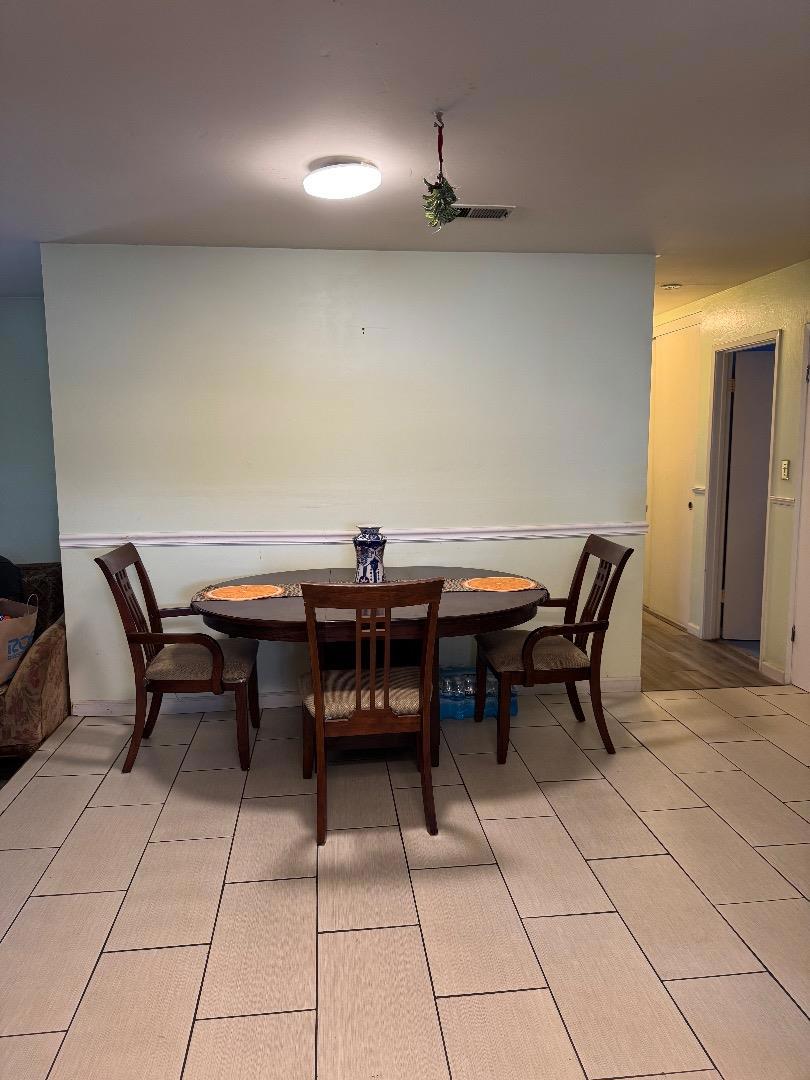 https://media.crmls.org/mediaz/54a8d695-cdde-4d1a-b695-b2e704e1d812.jpg?preset=X-Large