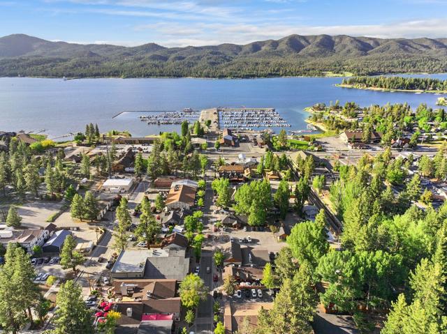 574 Lucerne Drive Drive, Big Bear CA: https://media.crmls.org/mediaz/54a91b62-6b7b-4e0d-9d76-3f2a65c11887.jpg