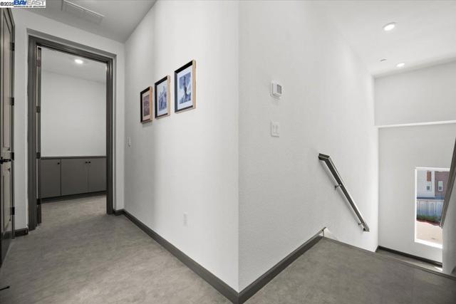 5483 Melissa Ln, Dublin CA: https://media.crmls.org/mediaz/54a91da4-efe1-406b-a814-c701f6eab1da.jpg