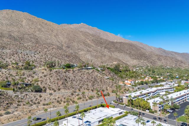 2400 S Palm Canyon Drive, Palm Springs CA: https://media.crmls.org/mediaz/54a9bbca-608f-42bc-96c7-48ff64723490.jpg