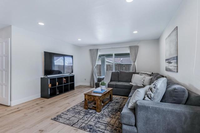 937 Florence Road, Livermore CA: https://media.crmls.org/mediaz/54a9d143-900c-4fae-ad6d-f6b39ee51040.jpg