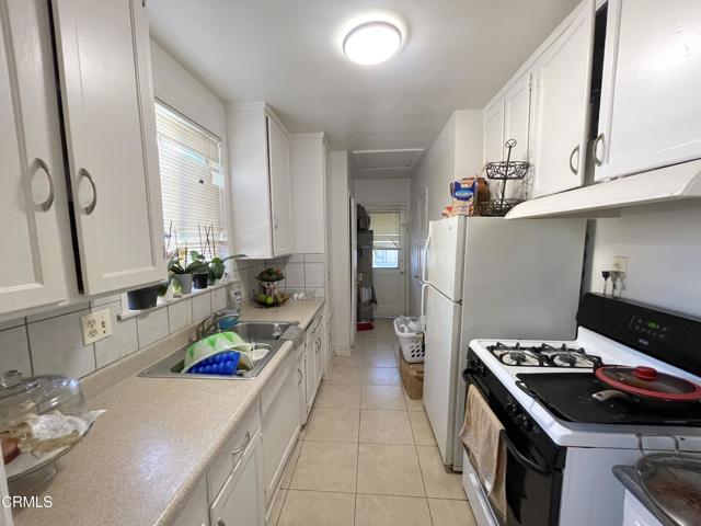 136 S Roosevelt Avenue, Oxnard CA: https://media.crmls.org/mediaz/54aaee00-fb2e-4360-82cc-3db175d686c2.jpg