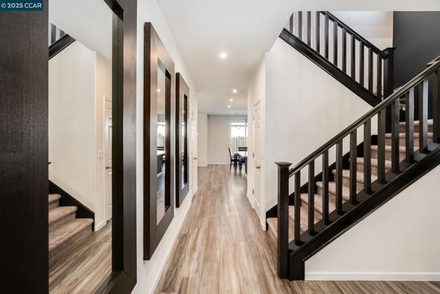 9603 Del Seis Dr, Sacramento CA: https://media.crmls.org/mediaz/54ab06ec-f4fe-4f76-b23a-e42fcb45c6b3.jpg