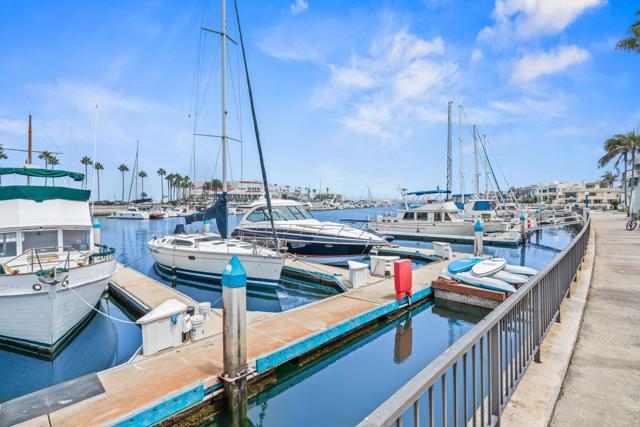 Detail Gallery Image 6 of 38 For 38 Montego Ct, Coronado,  CA 92118 - 2 Beds | 2/1 Baths
