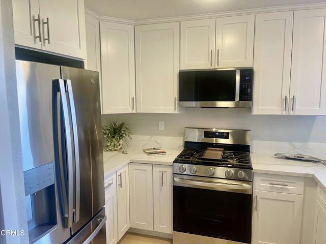 3077 Harbor Boulevard, Ventura CA: https://media.crmls.org/mediaz/54ac6123-85c8-4064-b2e2-d18aa91b168f.jpg