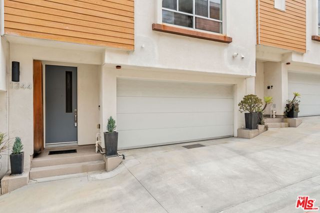 1344 Douglas Street, Los Angeles CA: https://media.crmls.org/mediaz/54aca370-0351-48b6-9477-1bb1febd786a.jpg