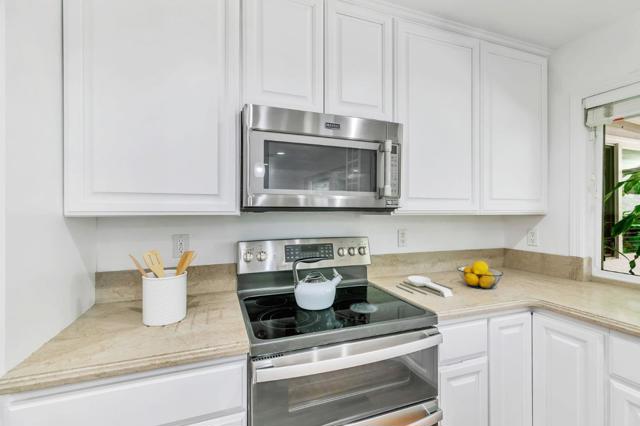 5191 Barron Park Drive, San Jose CA: https://media.crmls.org/mediaz/54ace0e9-5459-42eb-adac-b2332cb393fe.jpg
