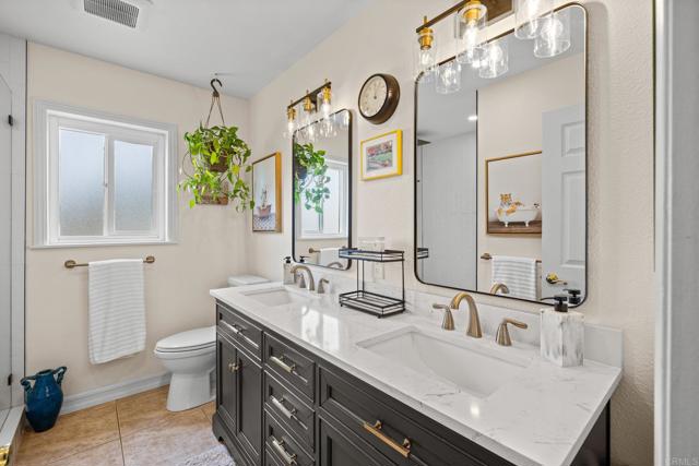 2702 Jacaranda Avenue, Carlsbad CA: https://media.crmls.org/mediaz/54ad40e5-167c-4203-9a74-52188a99399b.jpg