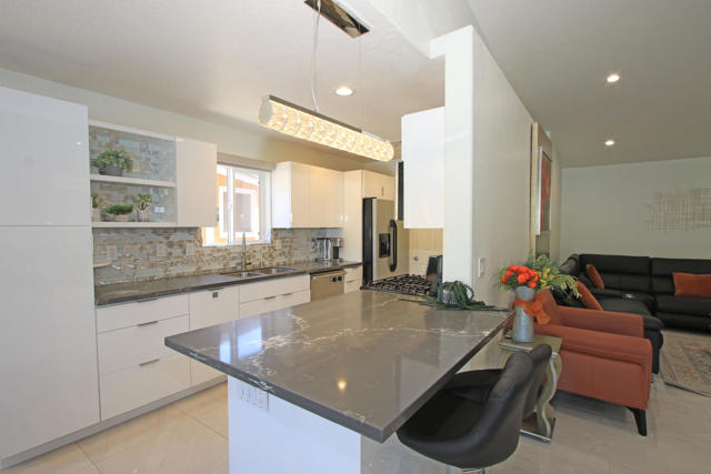 68330 Vega Road, Cathedral City CA: https://media.crmls.org/mediaz/54adca2f-889a-43cd-ad2a-d91cf0c0293c.jpg