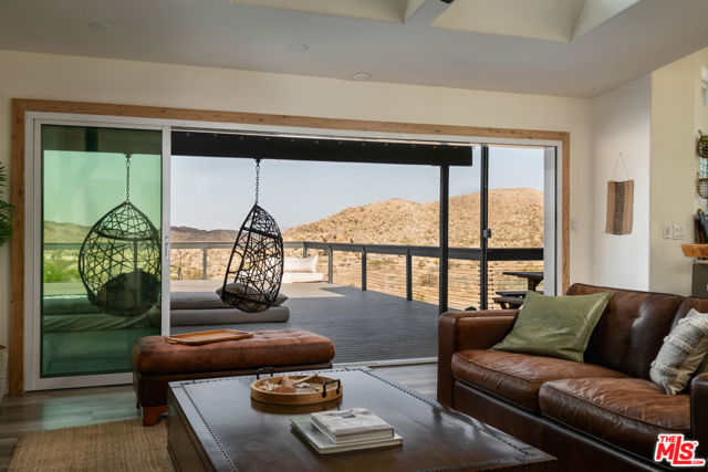 59855 Security Drive, Yucca Valley CA: https://media.crmls.org/mediaz/54aded1f-3646-4642-adcf-9ab56175a794.jpg
