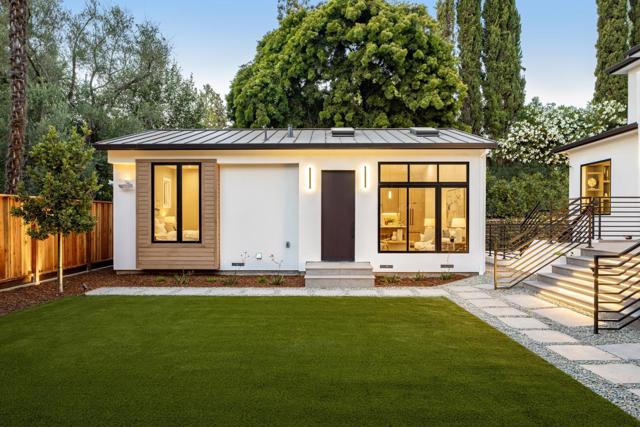1080 Creek Drive, Menlo Park CA: https://media.crmls.org/mediaz/54ae1638-8787-4138-a945-64525fa007d3.jpg
