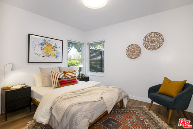 3744 Redwood Avenue, Los Angeles CA: https://media.crmls.org/mediaz/54ae8910-7d83-4fd6-b6d2-6c434c89ef9b.jpg