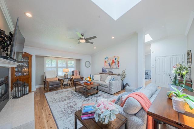 25552 Meadowview Circle, Salinas CA: https://media.crmls.org/mediaz/54aec2a5-7bea-4d0e-9cd7-5b7be8a365d5.jpg