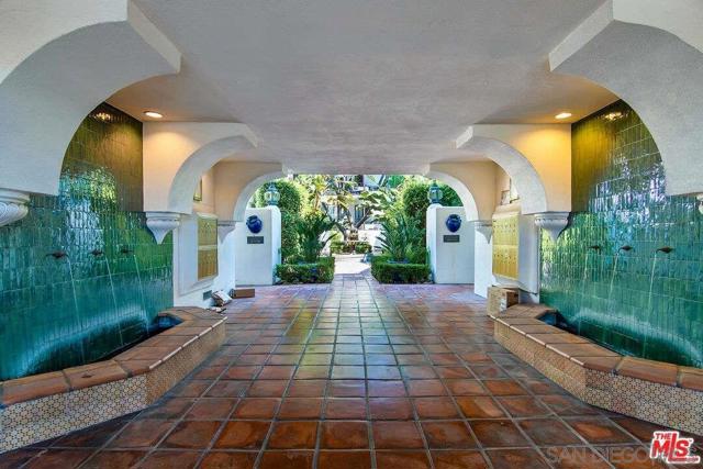 1318 N Crescent Heights Blvd #204, West Hollywood, CA 90046