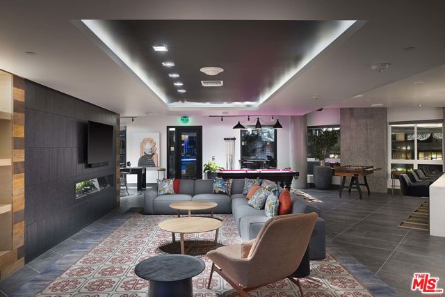 1331 N Cahuenga Boulevard, Los Angeles CA: https://media.crmls.org/mediaz/54af590a-34b2-4e1f-a8b5-90c71dfc151a.jpg