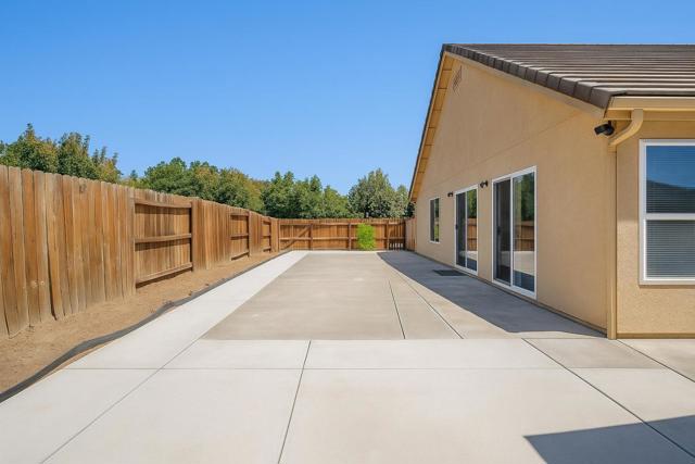 2311 Portifino Street, Manteca CA: https://media.crmls.org/mediaz/54af7bcc-d94b-43c0-9065-85b58f6ef6ef.jpg