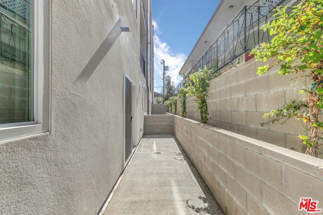 1227 N Berendo Street, Los Angeles CA: https://media.crmls.org/mediaz/54afc484-1ace-4dfe-a97e-5a2319a1d0a1.jpg