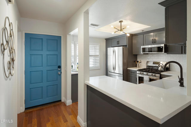 Detail Gallery Image 3 of 51 For 1310 E Orange Grove Bld #114,  Pasadena,  CA 91104 - 2 Beds | 2/1 Baths