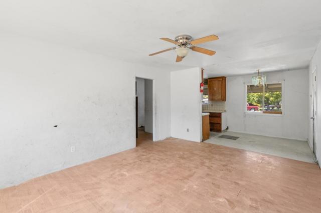 7541 19th Street, Sacramento CA: https://media.crmls.org/mediaz/54b0e360-8351-4fd2-bbb3-5e8f5dc5cb83.jpg