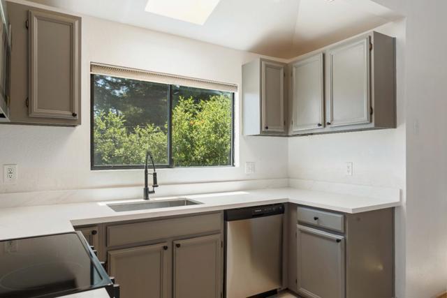 26 Seacliff Drive, Aptos CA: https://media.crmls.org/mediaz/54b1436d-4794-454a-8318-724ce5394226.jpg