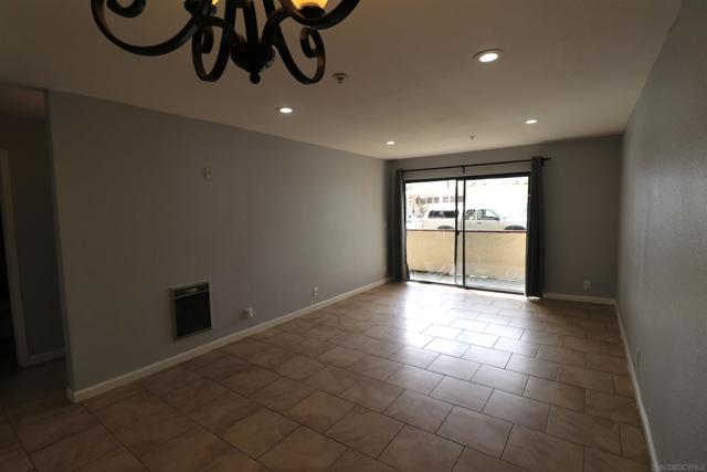 4041 Oakcrest Dr, San Diego CA: https://media.crmls.org/mediaz/54b1c05c-b644-4b88-8de6-b31e073144c0.jpg