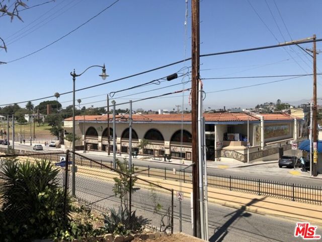 3442 E 1st Street, Los Angeles CA: https://media.crmls.org/mediaz/54b1d98a-d286-42a6-bc82-4e84899cb6c8.jpg