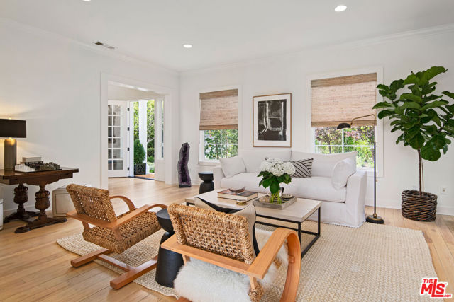 28870 Hampton Place, Malibu CA: https://media.crmls.org/mediaz/54b217f7-275b-4caf-ba9d-23f944c564fa.jpg