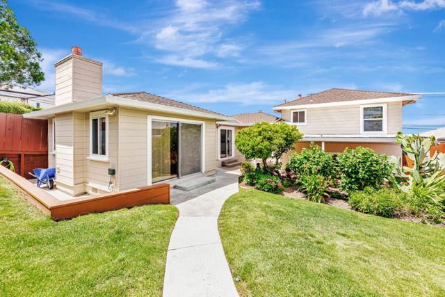 417 36th Avenue, San Mateo CA: https://media.crmls.org/mediaz/54b29d95-a35a-462f-a273-9b21eb167773.jpg
